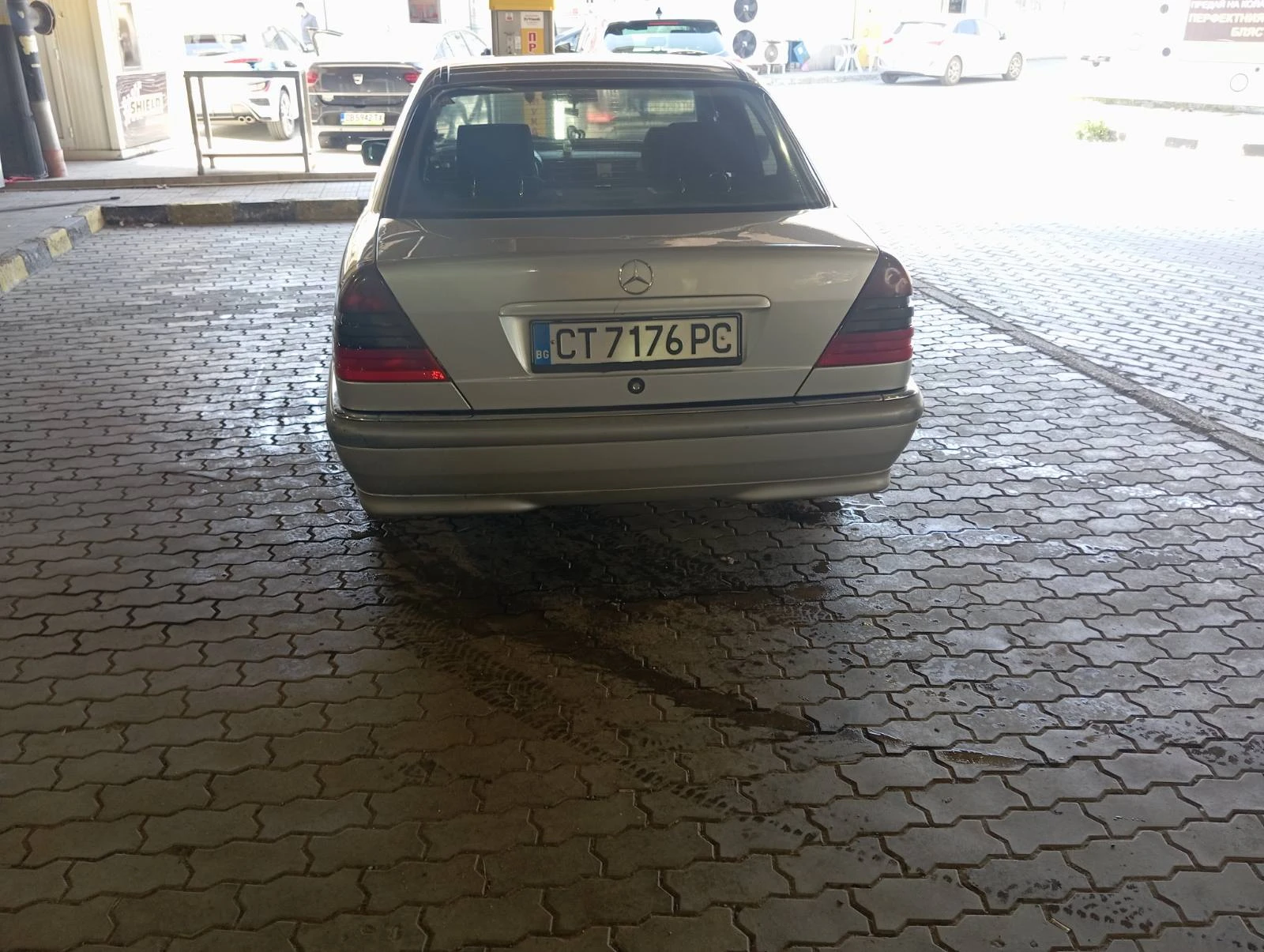 Mercedes-Benz C 180  - изображение 2