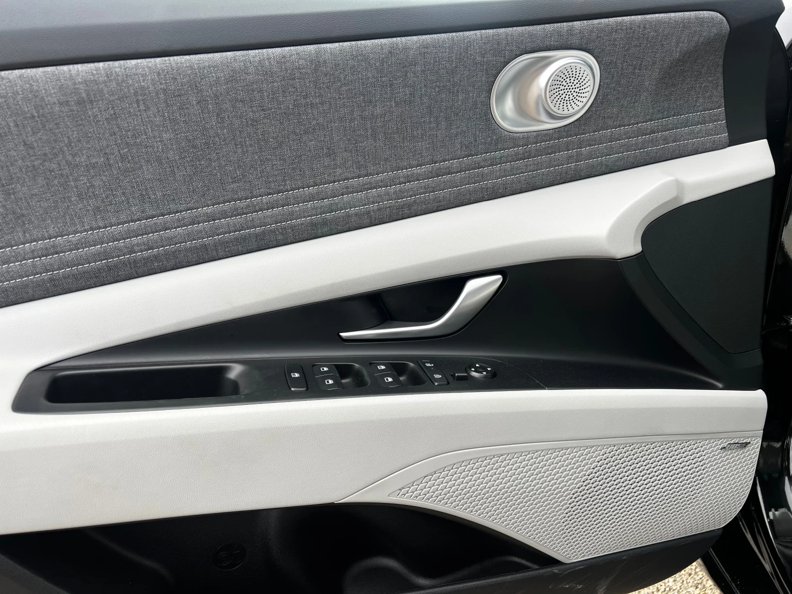 Hyundai Elantra 1.6 HIBRID - изображение 10