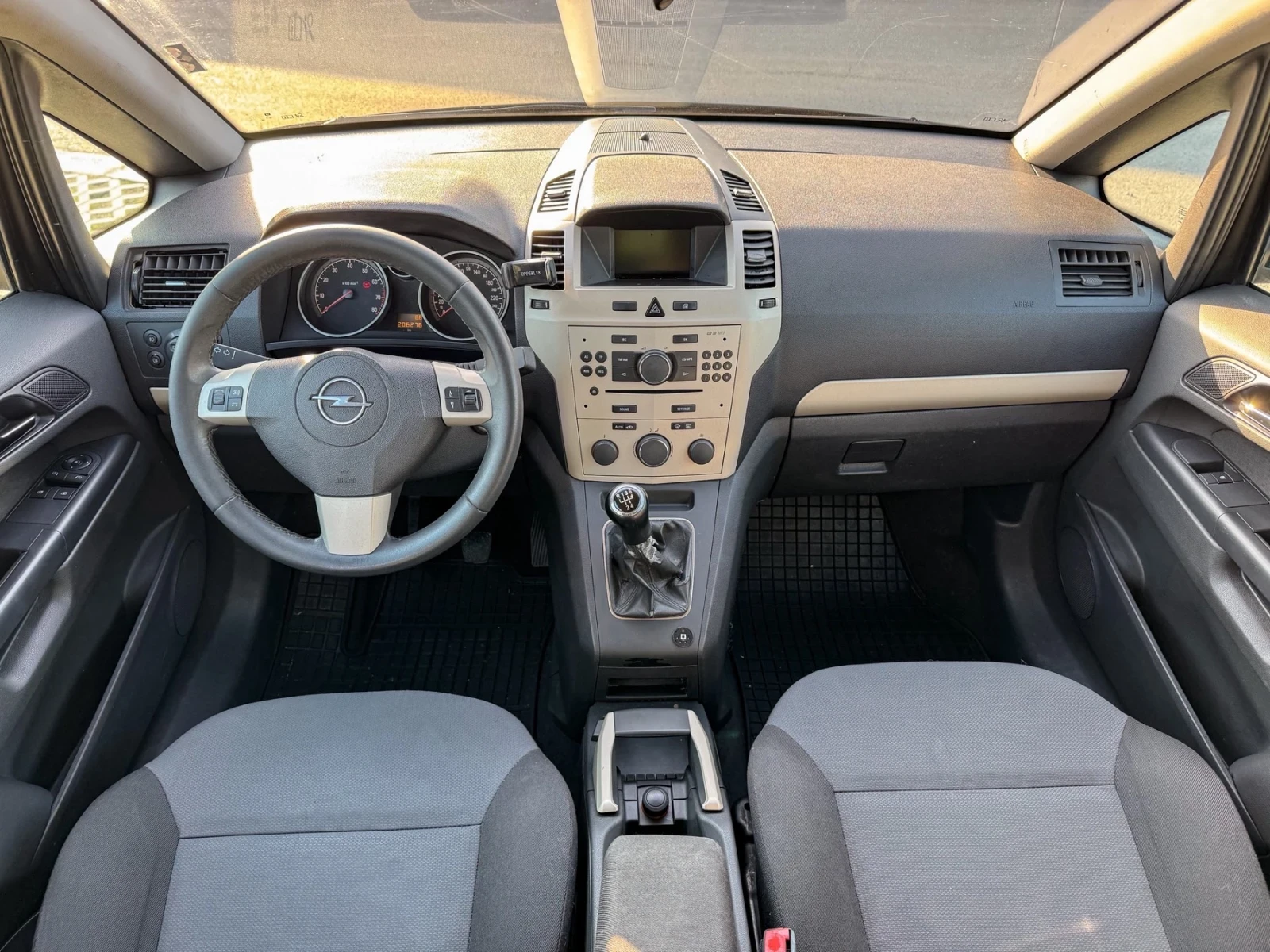 Opel Zafira, снимка 9 - Автомобили и джипове - 54020736
