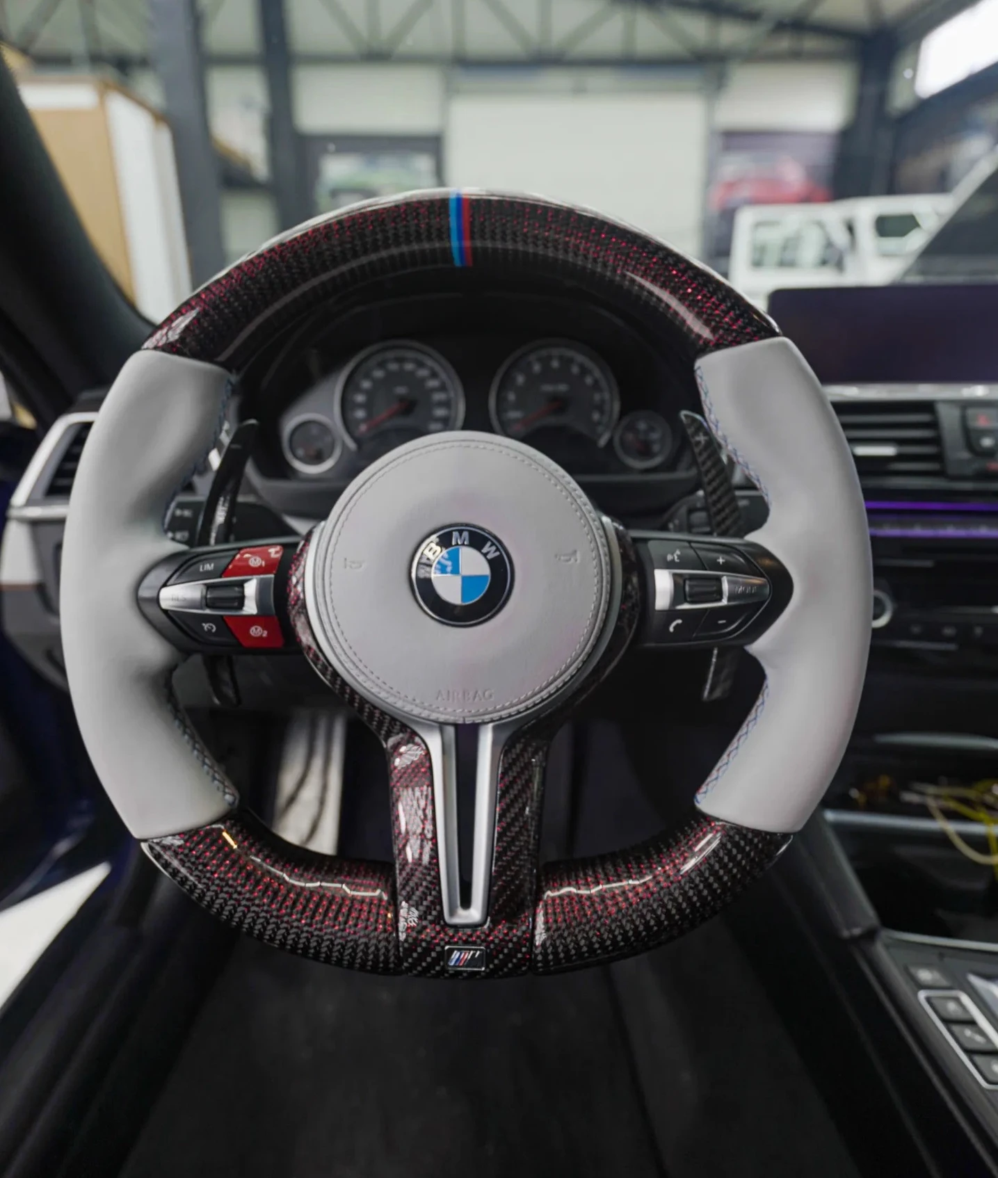 BMW M4 Competition M Heritage Edition 1/750, снимка 5 - Автомобили и джипове - 54110058