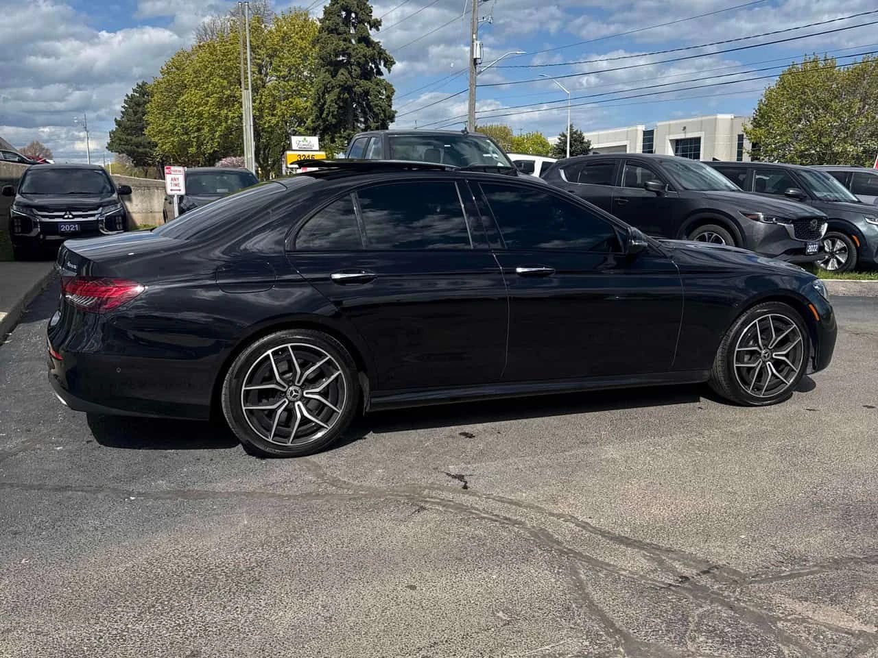 Mercedes-Benz E 450  AMG PACK * BURMESTER * HEAD UP * CARFAX , снимка 3 - Автомобили и джипове - 54743764