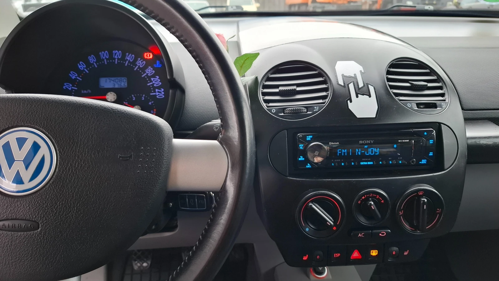 VW Beetle 1, 9 TDI , En Vogue, TOP, снимка 10 - Автомобили и джипове - 55034937