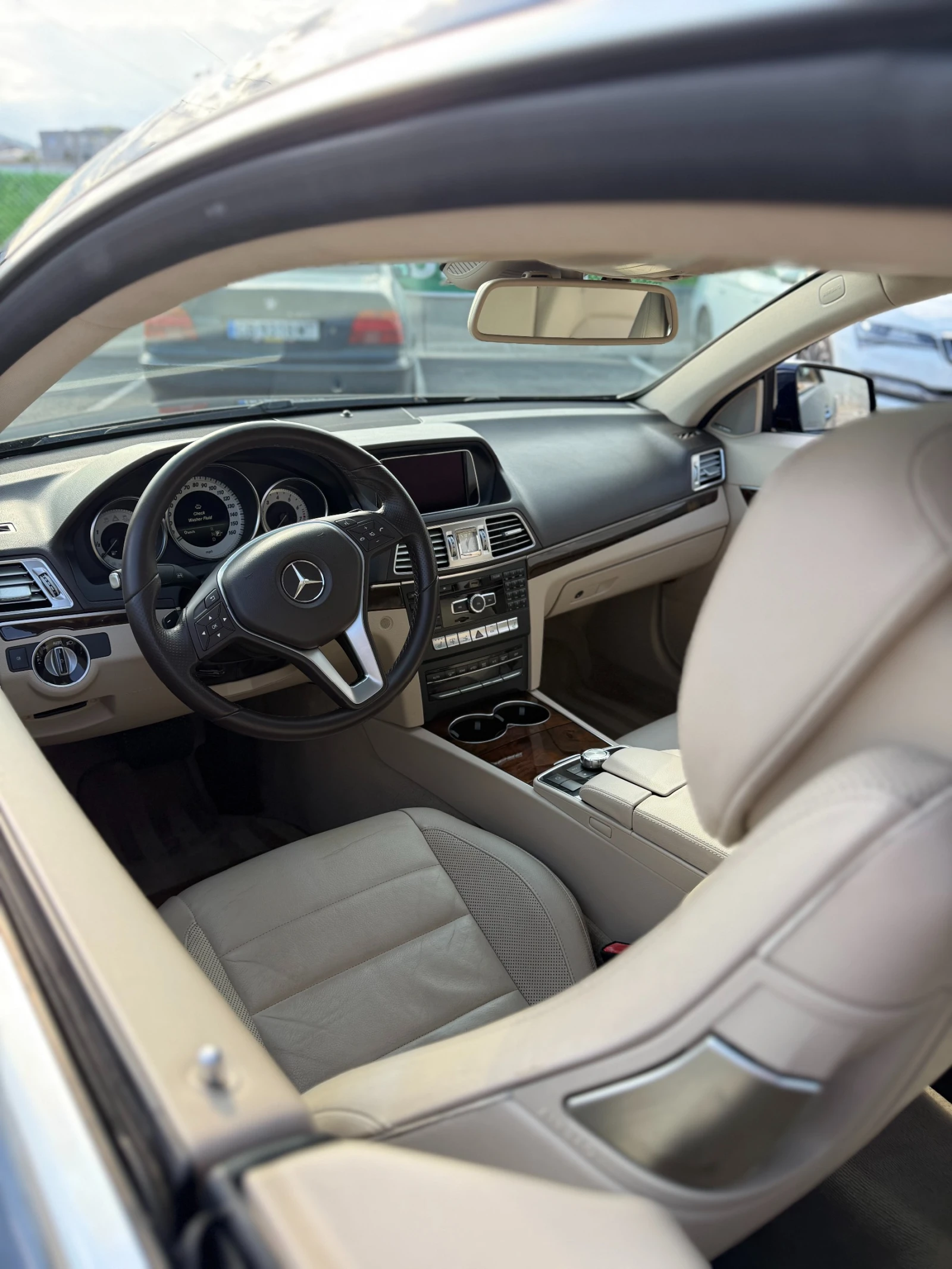 Mercedes-Benz E 350 FACELIFT / MANUFAKTUR / HARMAN-KARDON / PANO / RWD, снимка 7 - Автомобили и джипове - 55303894