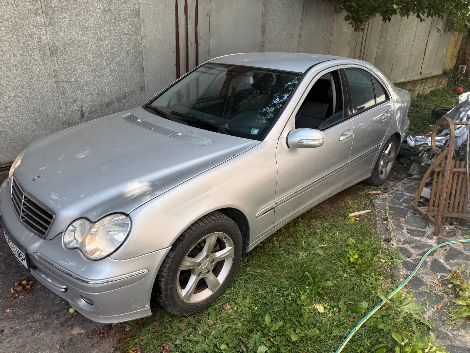 Mercedes-Benz C 220, снимка 2 - Автомобили и джипове - 55324976