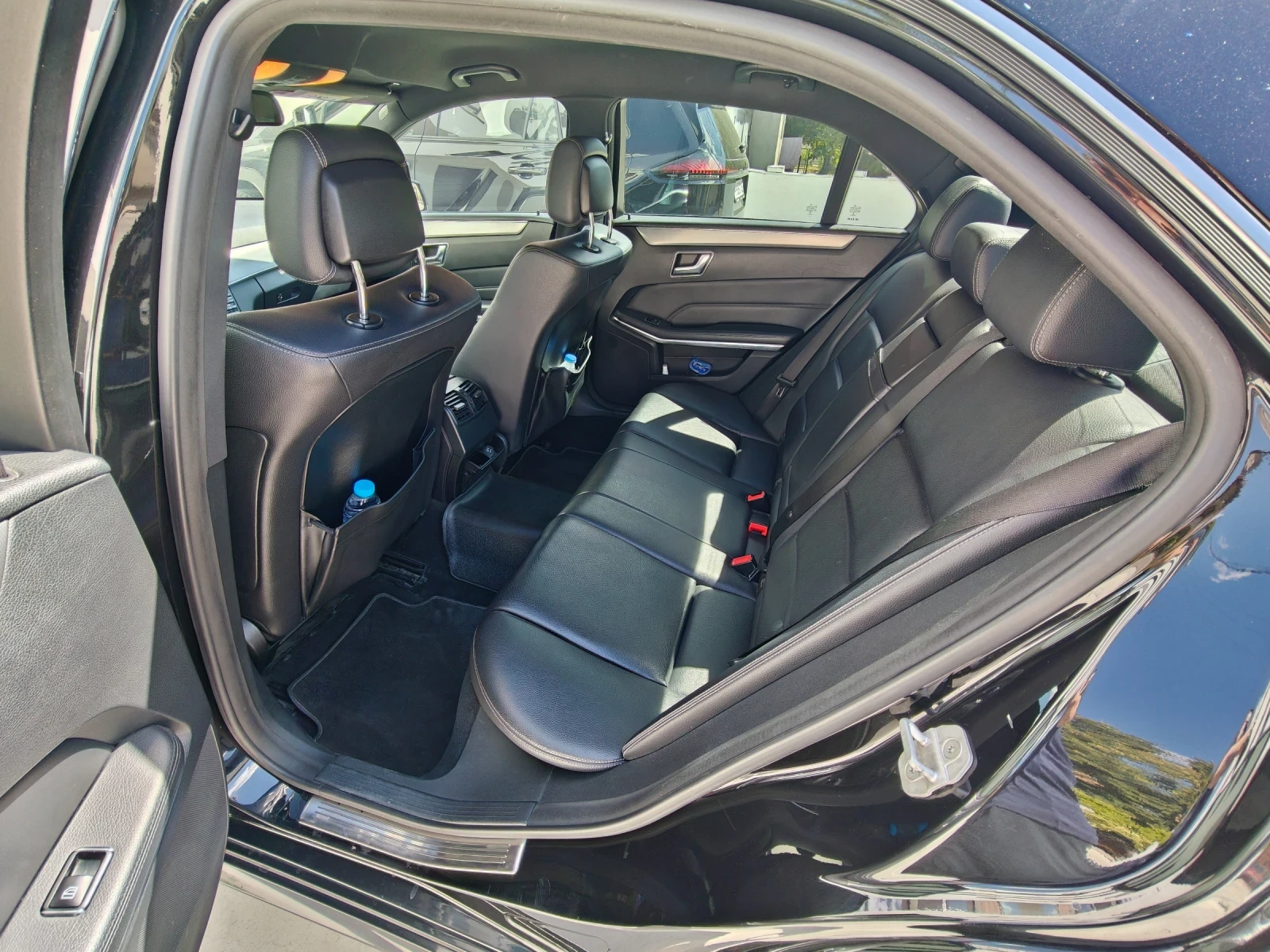 Mercedes-Benz E 220, снимка 8 - Автомобили и джипове - 55502260