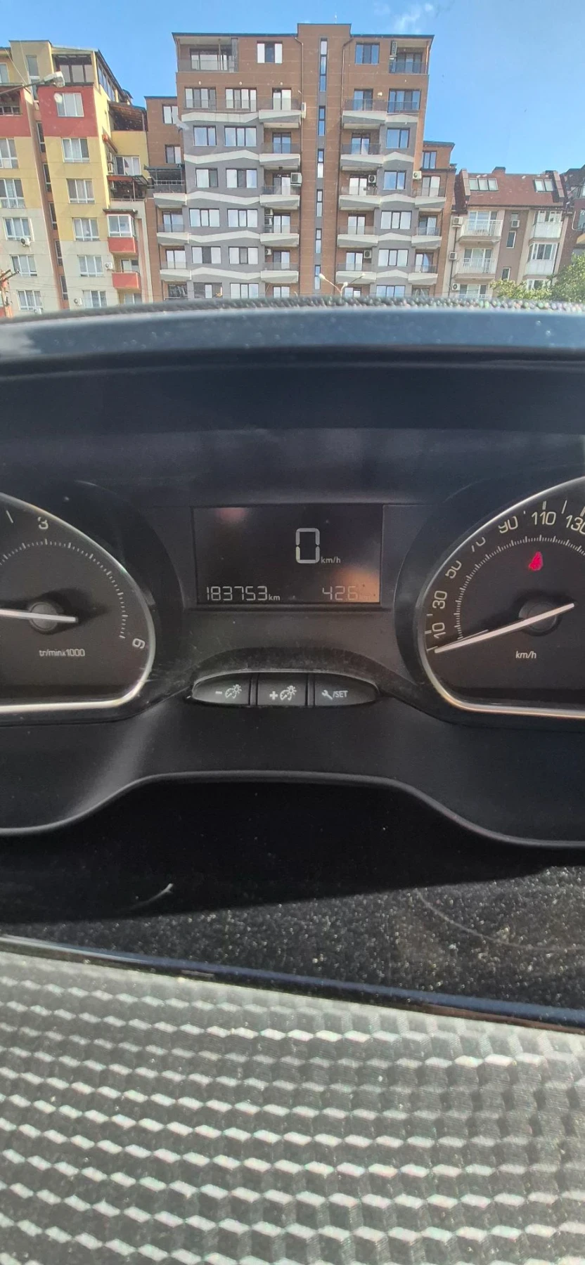 Peugeot 208, снимка 14 - Автомобили и джипове - 56200848