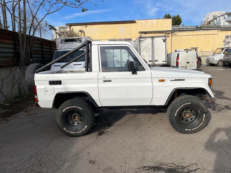 Toyota Land cruiser, снимка 4 - Автомобили и джипове - 47445760