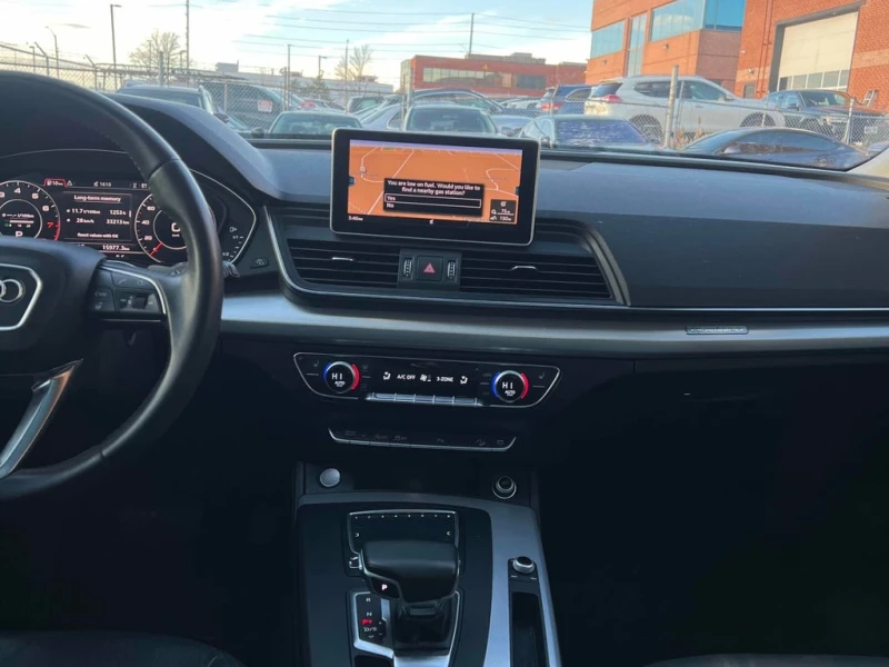 Audi Q5 * Technik * CARFAX * БЕЗ ПЪРВОНАЧАЛНА ВНОСКА, снимка 9 - Автомобили и джипове - 52778594