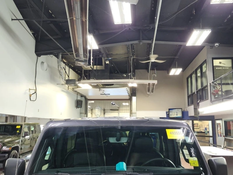 Jeep Wrangler * SAHARA * CARFAX * БЕЗ ПЪРВОНАЧАЛНА ВНОСКА, снимка 17 - Автомобили и джипове - 53087737