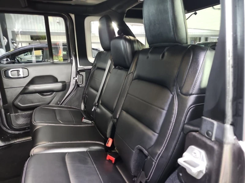 Jeep Wrangler * SAHARA * CARFAX * БЕЗ ПЪРВОНАЧАЛНА ВНОСКА, снимка 13 - Автомобили и джипове - 53087737