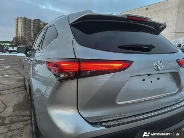 Toyota Highlander / XLE / AWD / CARFAX / ПОДГРЕВИ / ШИБИДАХ / , снимка 10 - Автомобили и джипове - 53341813