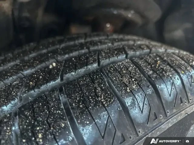 Toyota Highlander / XLE / AWD / CARFAX / ПОДГРЕВИ / ШИБИДАХ / , снимка 7 - Автомобили и джипове - 53341813