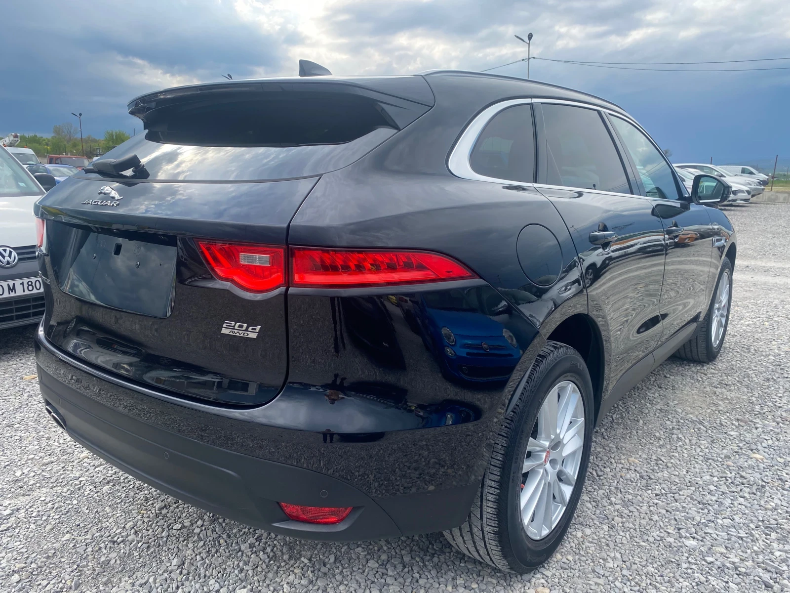 Jaguar F-PACE 2.0D 180HP 4x4 FULL EXTRAS 145444km TOP NEW  - изображение 3