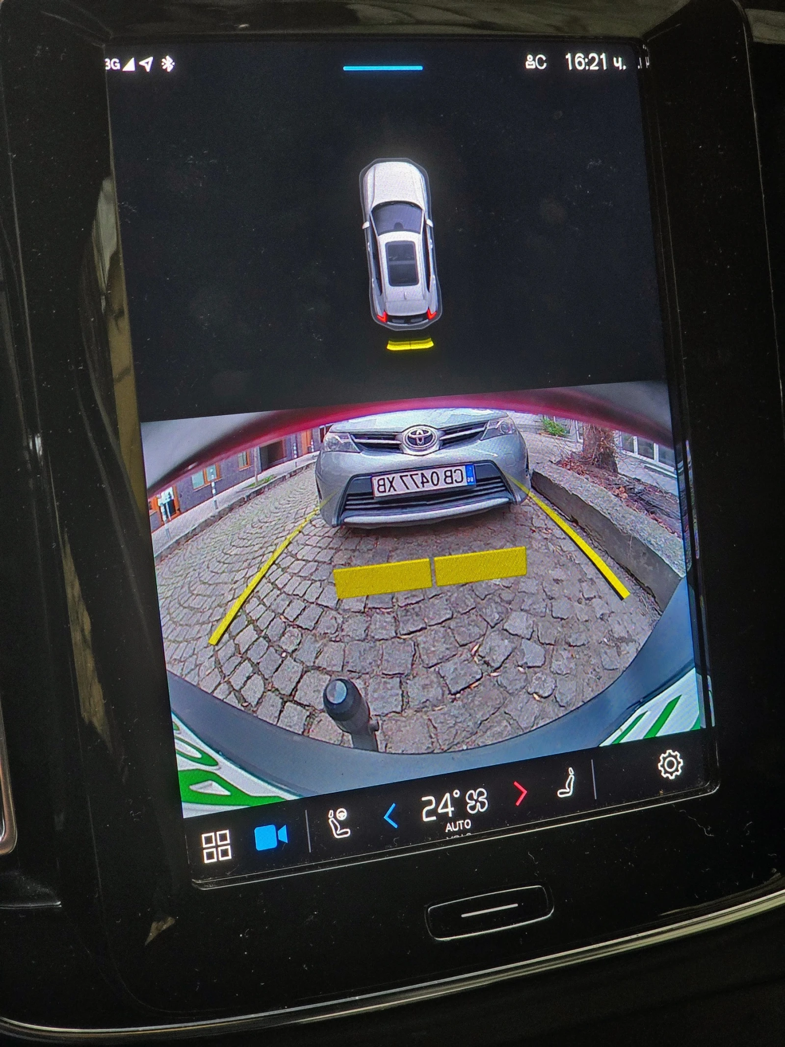 Volvo EX40 4x4 / Twin Motor / Каско - изображение 6