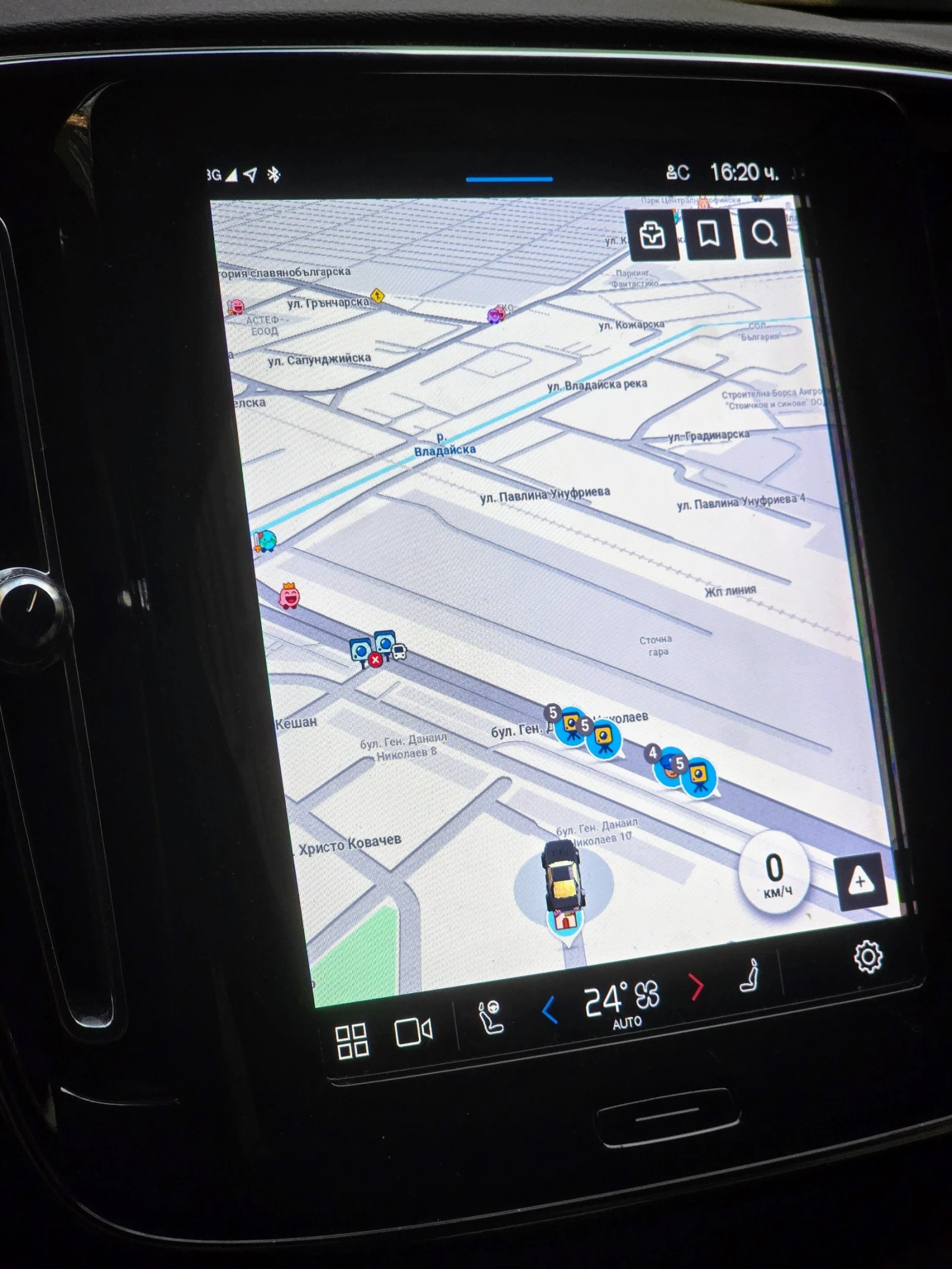 Volvo EX40 4x4 / Twin Motor / Каско - изображение 5