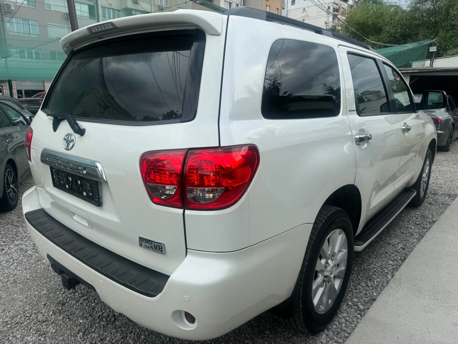 Toyota Sequoia Platinum, снимка 4 - Автомобили и джипове - 54868518