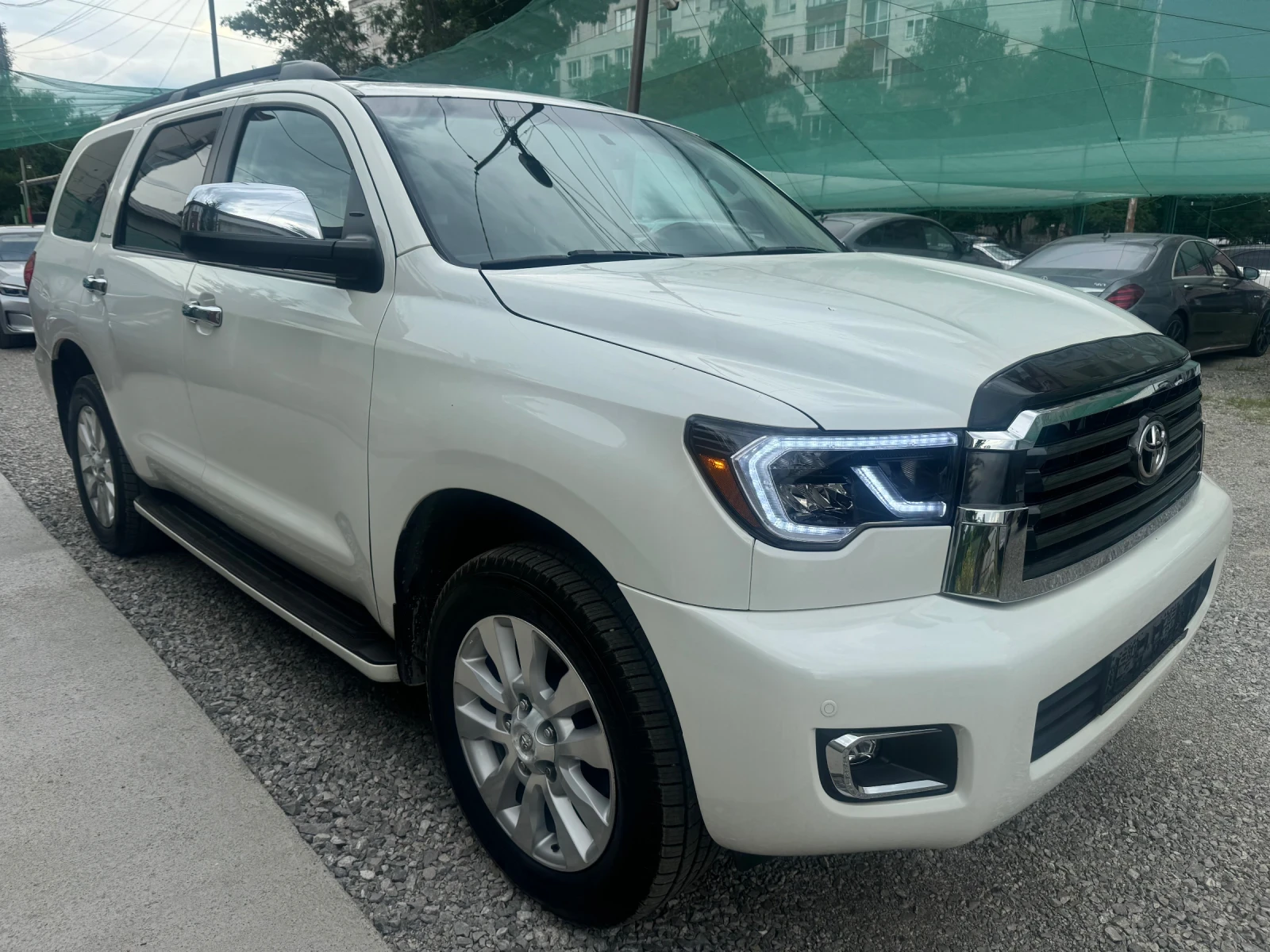 Toyota Sequoia Platinum, снимка 3 - Автомобили и джипове - 54868518
