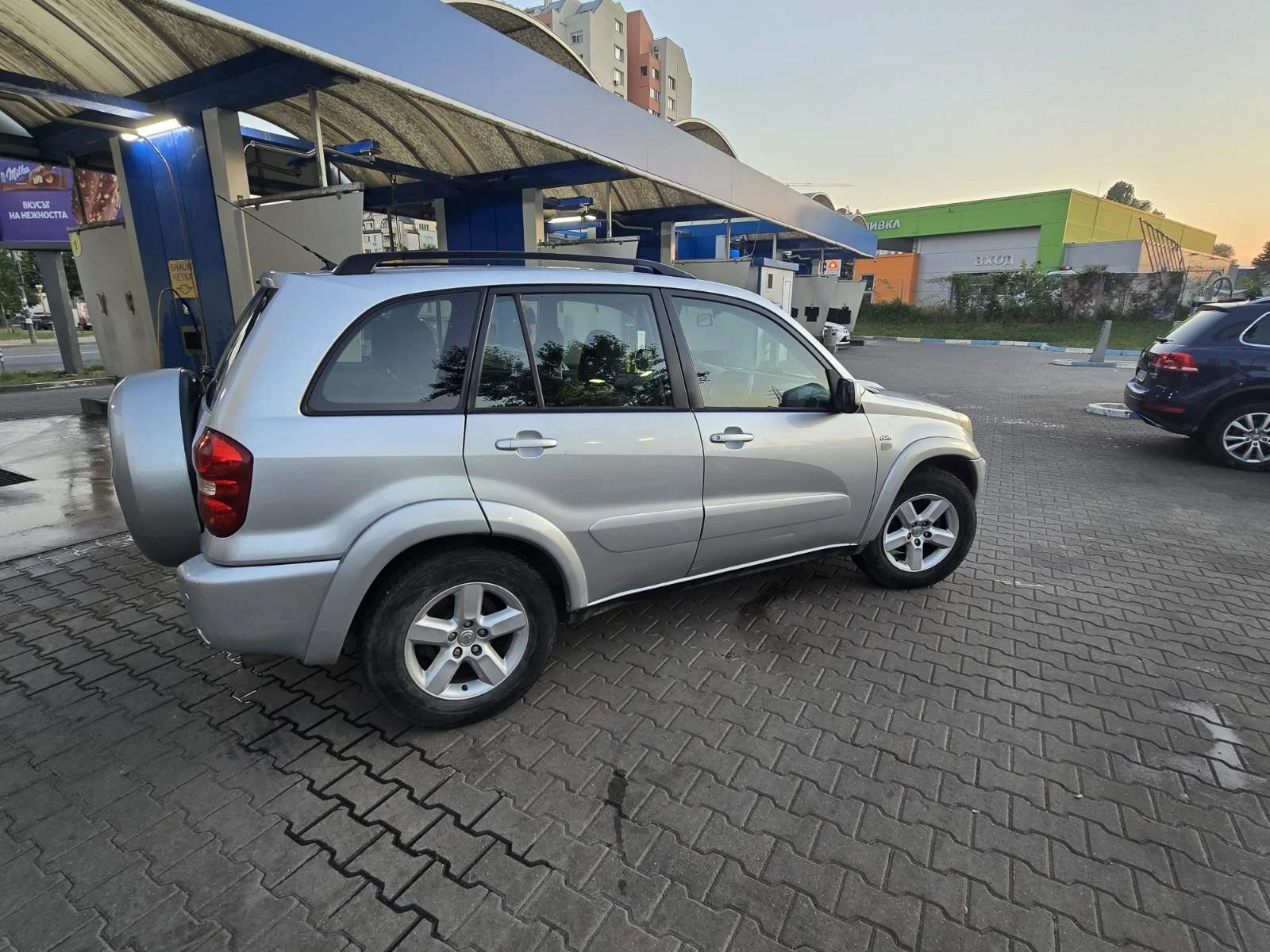 Toyota Rav4 D-4D, снимка 3 - Автомобили и джипове - 55095928