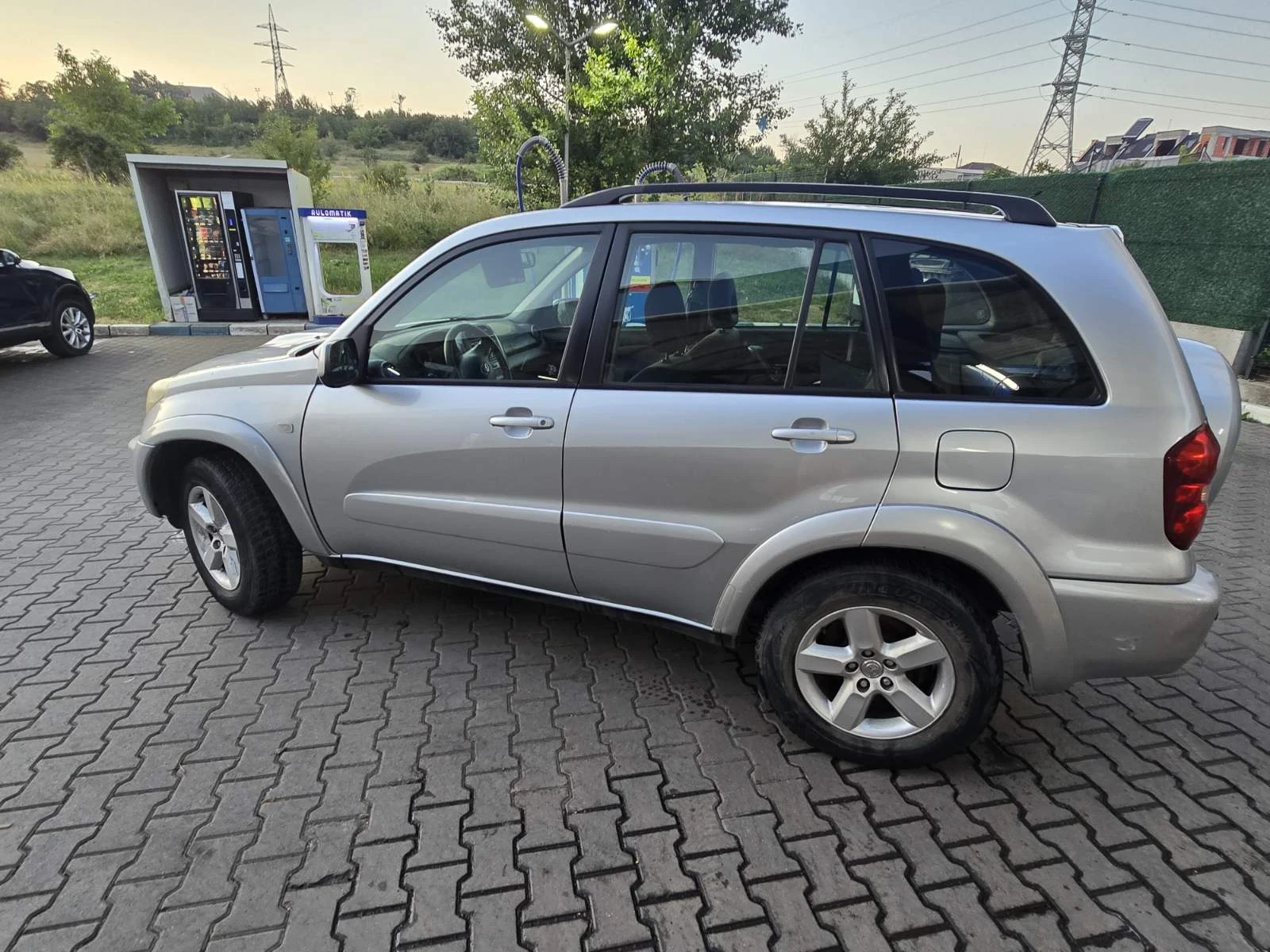 Toyota Rav4 D-4D, снимка 2 - Автомобили и джипове - 55095928