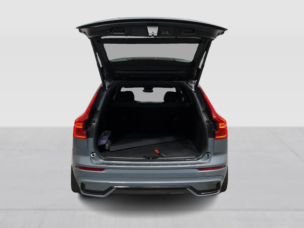 Volvo XC60 B6* R DESIGN* HARMAN* ПАНО* 360* КРАЙНА ЦЕНА, снимка 8 - Автомобили и джипове - 55503380
