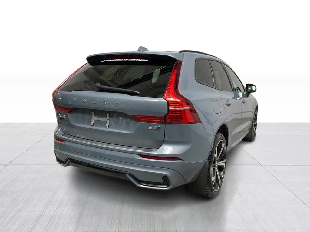 Volvo XC60 B6* R DESIGN* HARMAN* ПАНО* 360* КРАЙНА ЦЕНА, снимка 4 - Автомобили и джипове - 55503380