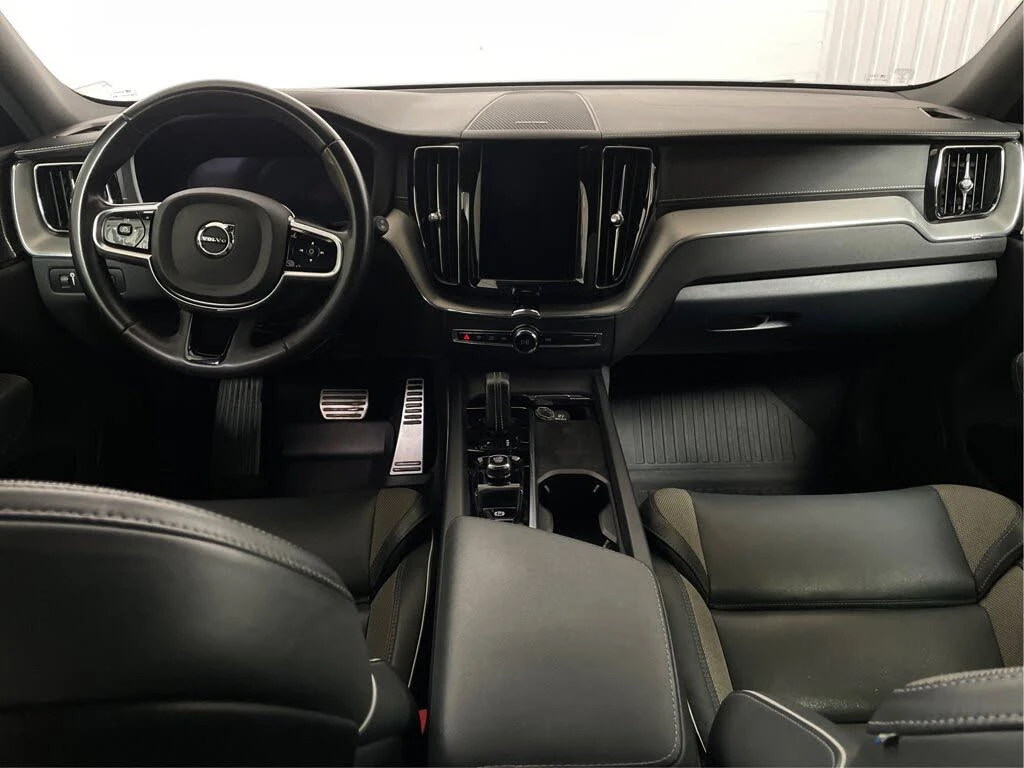Volvo XC60 B6* R DESIGN* HARMAN* ПАНО* 360* КРАЙНА ЦЕНА, снимка 10 - Автомобили и джипове - 55503380