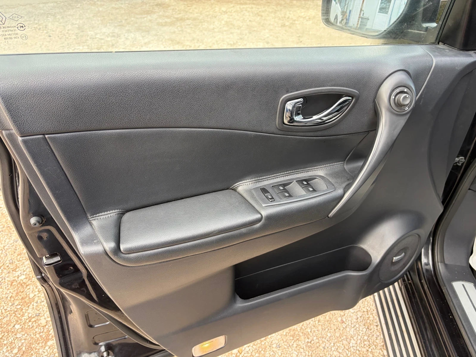 Renault Koleos 4х4, снимка 11 - Автомобили и джипове - 56666708