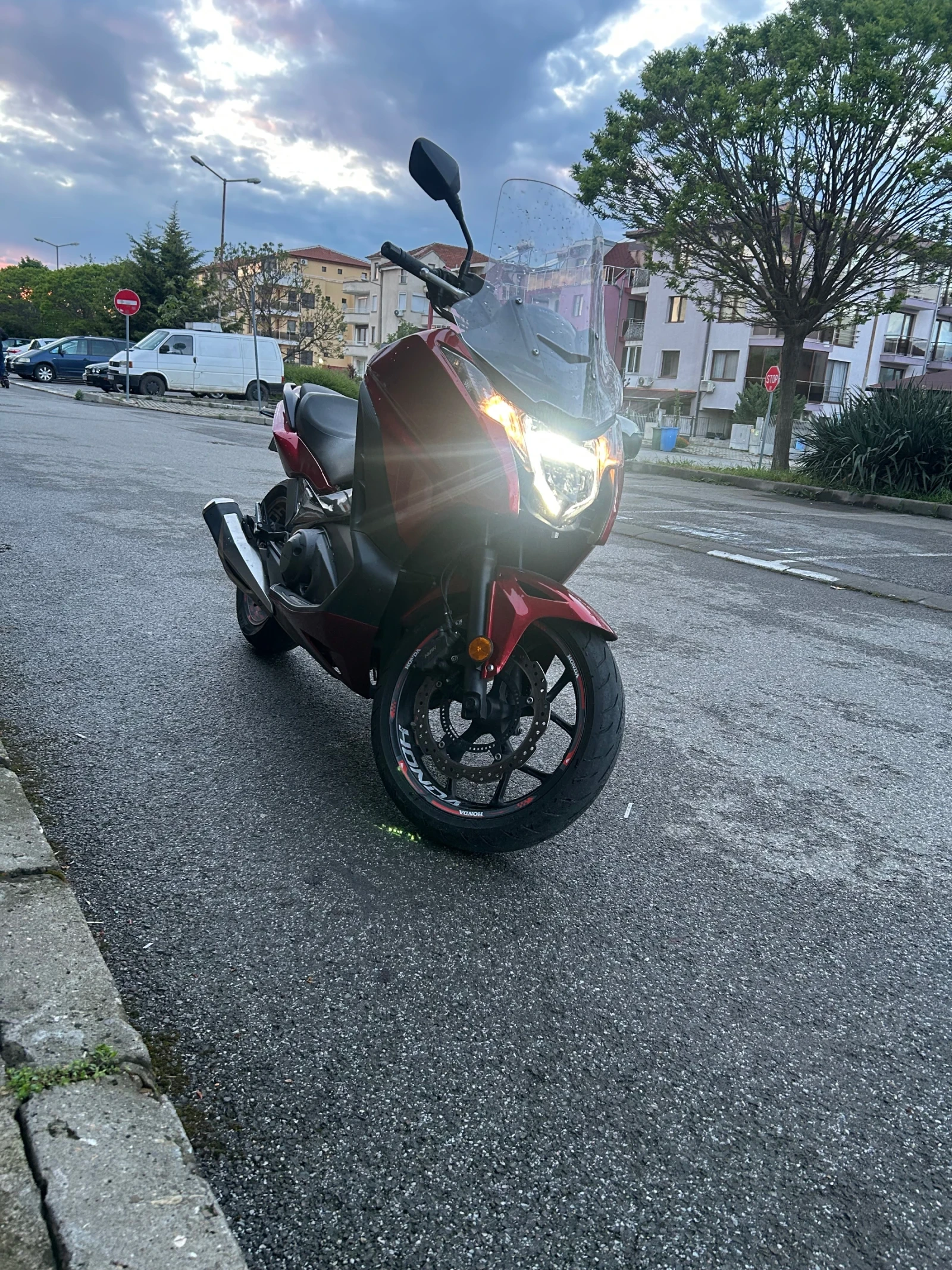 Honda Integra 750D led