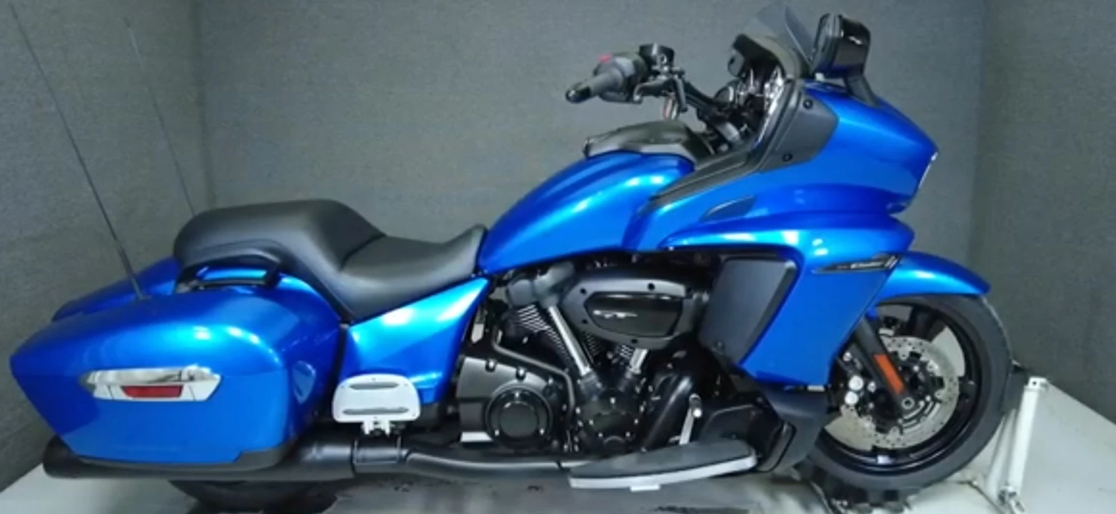 Yamaha XV 1900-ELUDER-11000 км.