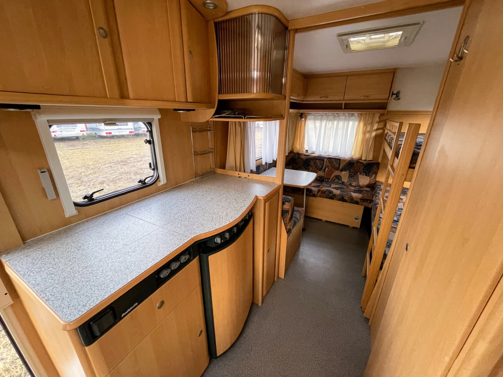 Каравана Dethleffs Camper 520 ФОРСЕЛТ МУВЕР WC - изображение 8