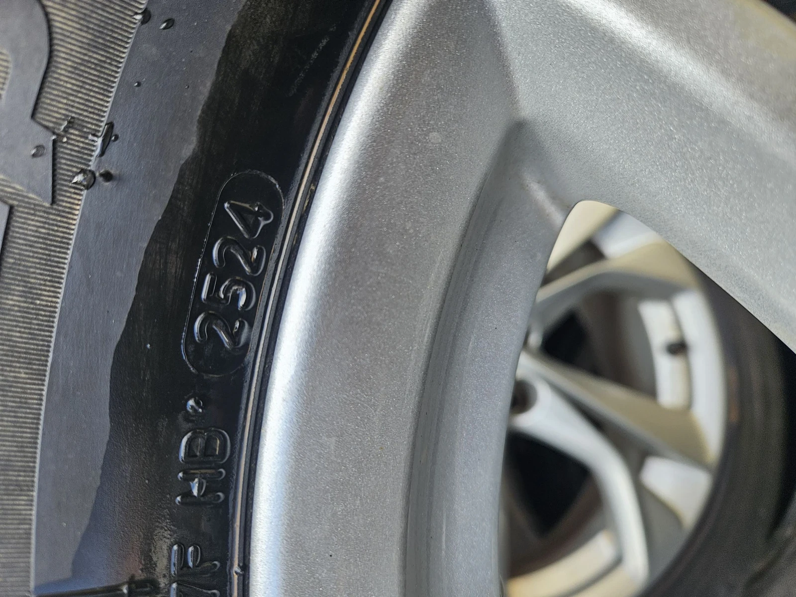    215/60R16  Suzuki Vitara | Mobile.bg   3