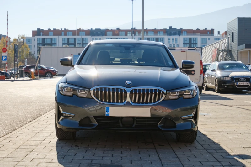 BMW 320 xDrive, снимка 3 - Автомобили и джипове - 48088726