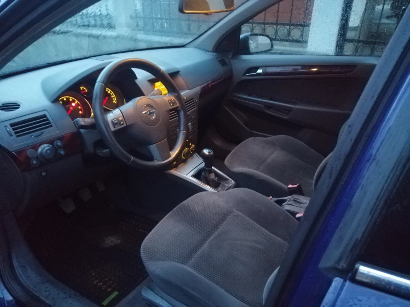 Opel Astra H 1.6i, снимка 11 - Автомобили и джипове - 48166756