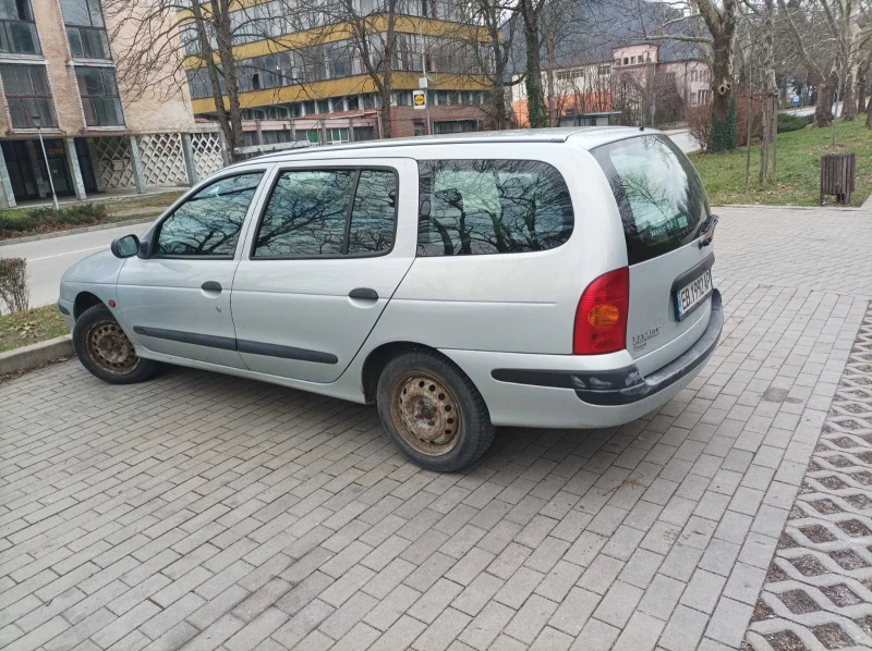 Renault Megane, снимка 13 - Автомобили и джипове - 48272215