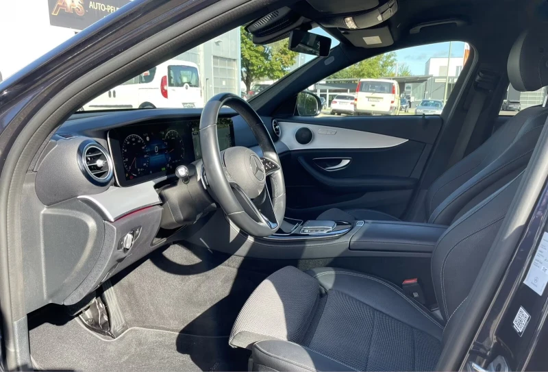 Mercedes-Benz E 200 AMG Night 9G LED AHK LED, снимка 4 - Автомобили и джипове - 51957939