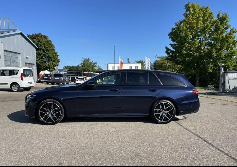 Mercedes-Benz E 200 AMG Night 9G LED AHK LED, снимка 3 - Автомобили и джипове - 51957939