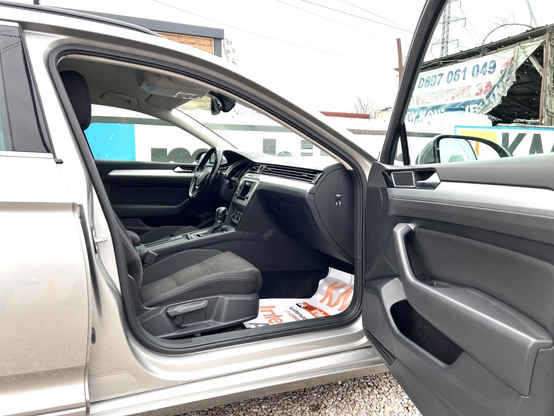 VW Passat 2.0TDI AUT/HIGHLINE/NAVI/СЕРВИЗНА ИСТОРИЯ/ACC, снимка 11 - Автомобили и джипове - 52672900