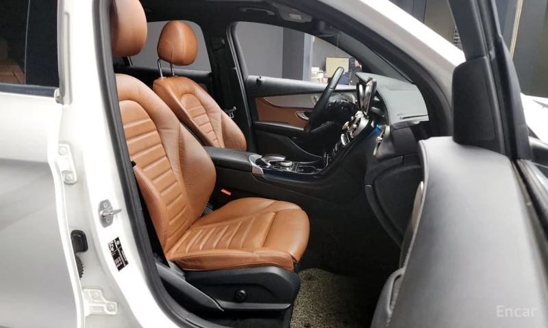 Mercedes-Benz CLC 220, снимка 11 - Автомобили и джипове - 53326139