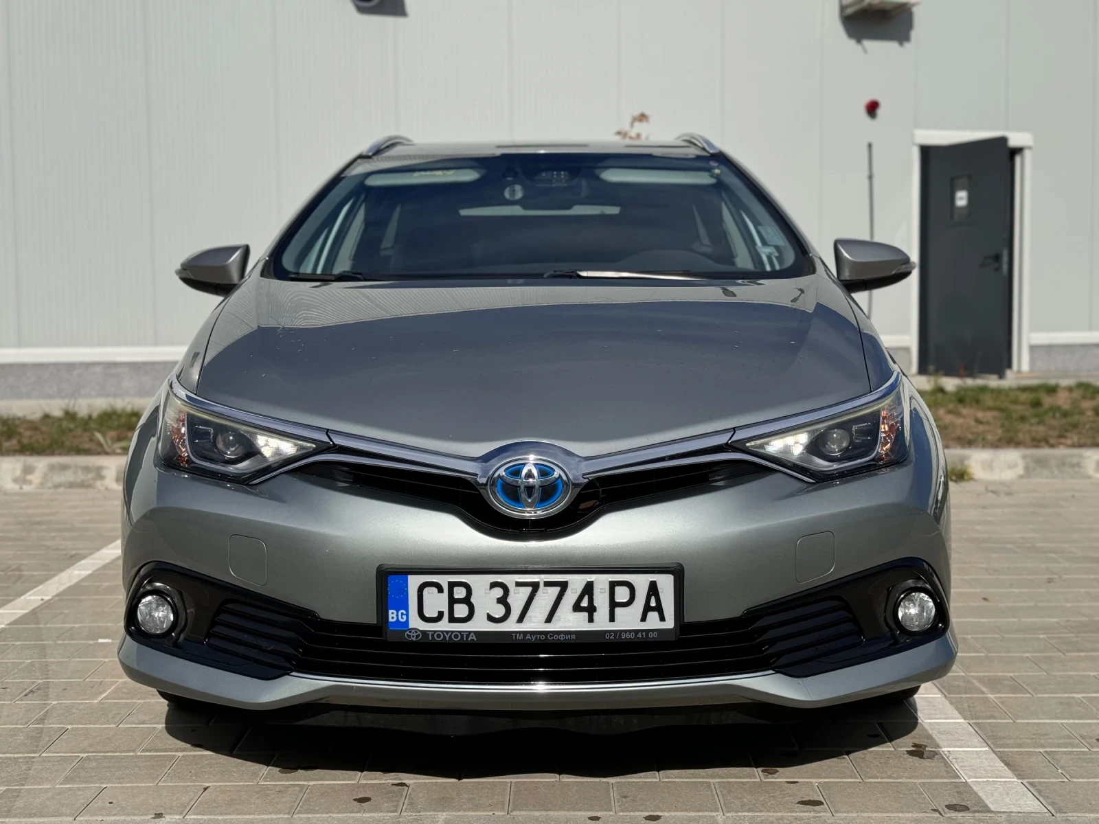 Toyota Auris 1.8 HYBRID LED NAVI LANE ASSIST  - изображение 2