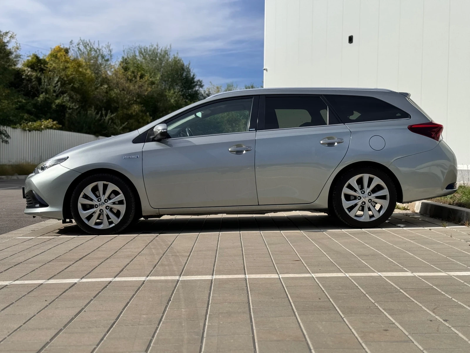 Toyota Auris 1.8 HYBRID LED NAVI LANE ASSIST  - изображение 6