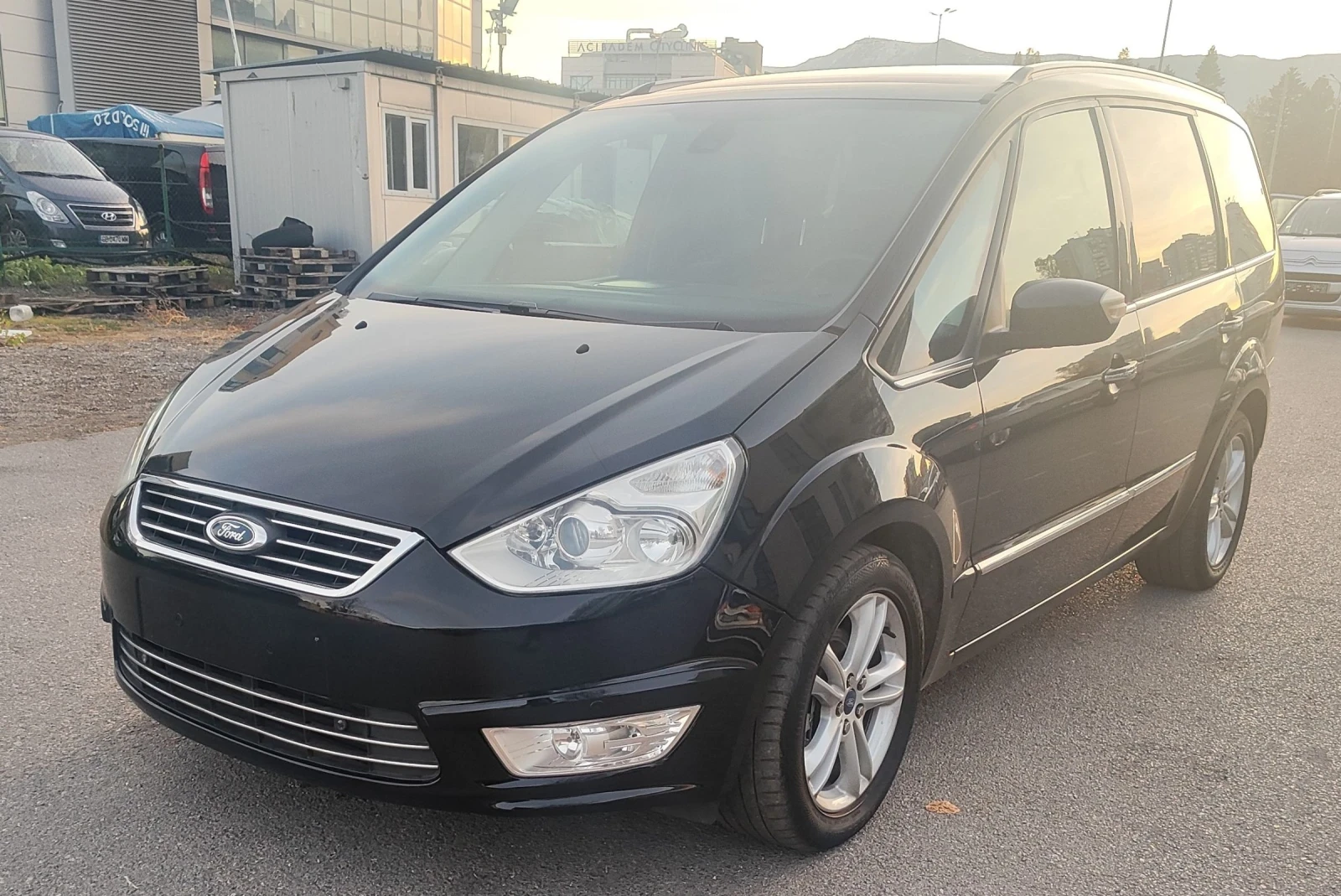 Ford Galaxy Facelift, 7 места , панорама , навигация - изображение 3