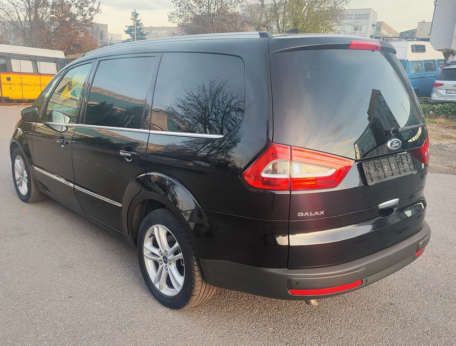 Ford Galaxy Facelift, 7 места , панорама , навигация - изображение 8