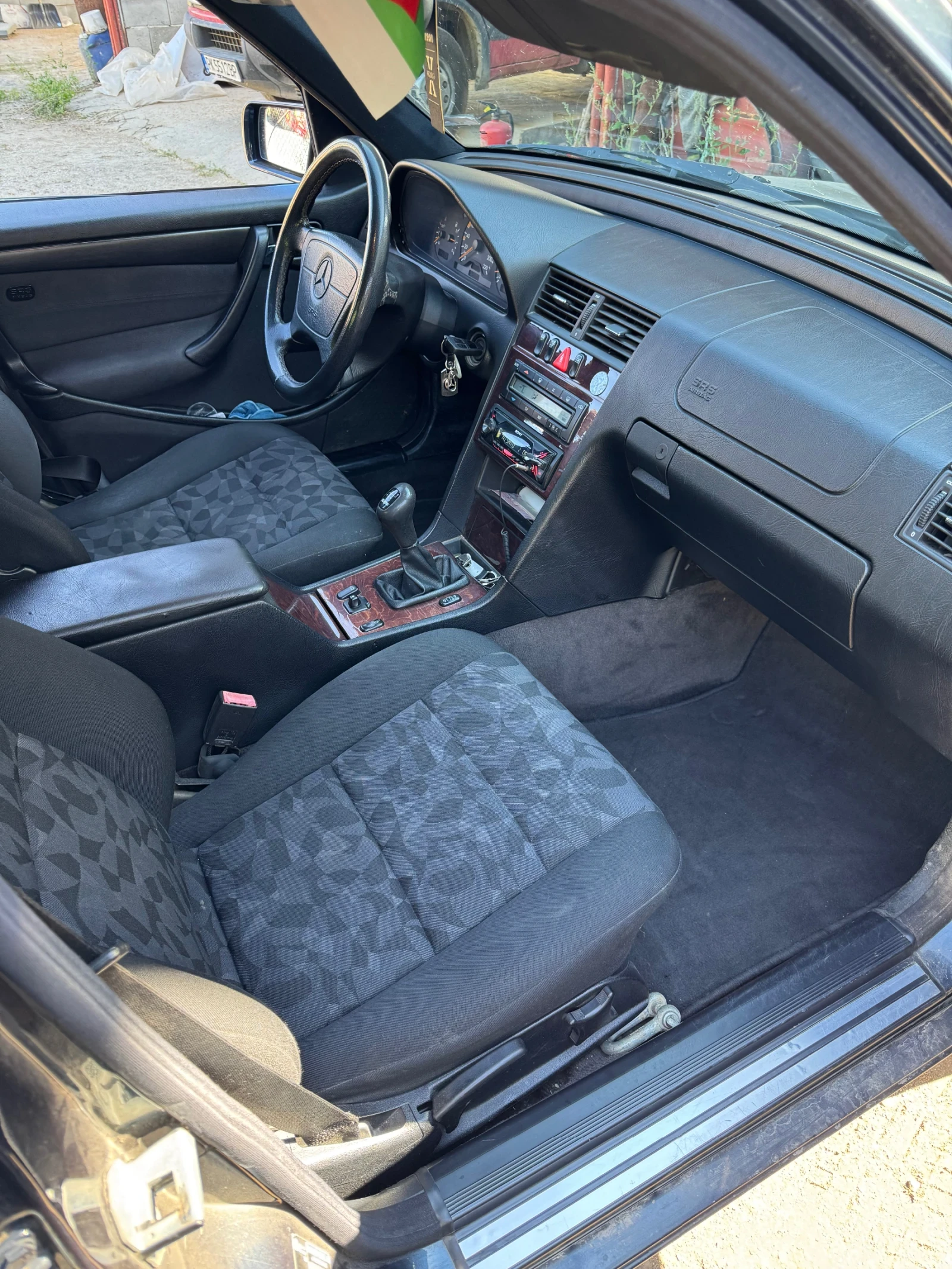 Mercedes-Benz C 220  - изображение 4