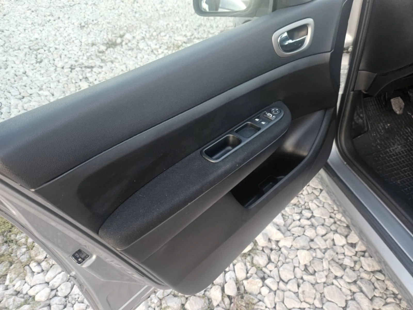 Peugeot 307 1.6HDI - изображение 10