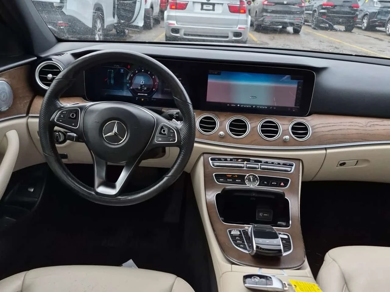 Mercedes-Benz E 400 * CARFAX * ЦЕНА ДО БГ, снимка 9 - Автомобили и джипове - 54223298