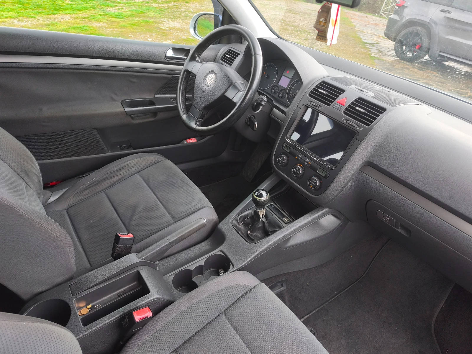 VW Golf V, снимка 8 - Автомобили и джипове - 54235988