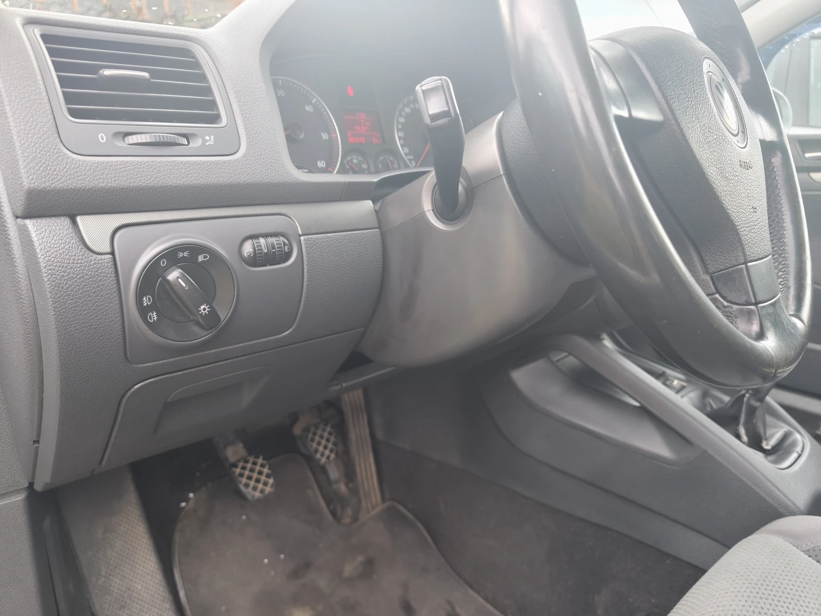 VW Golf V, снимка 13 - Автомобили и джипове - 54235988