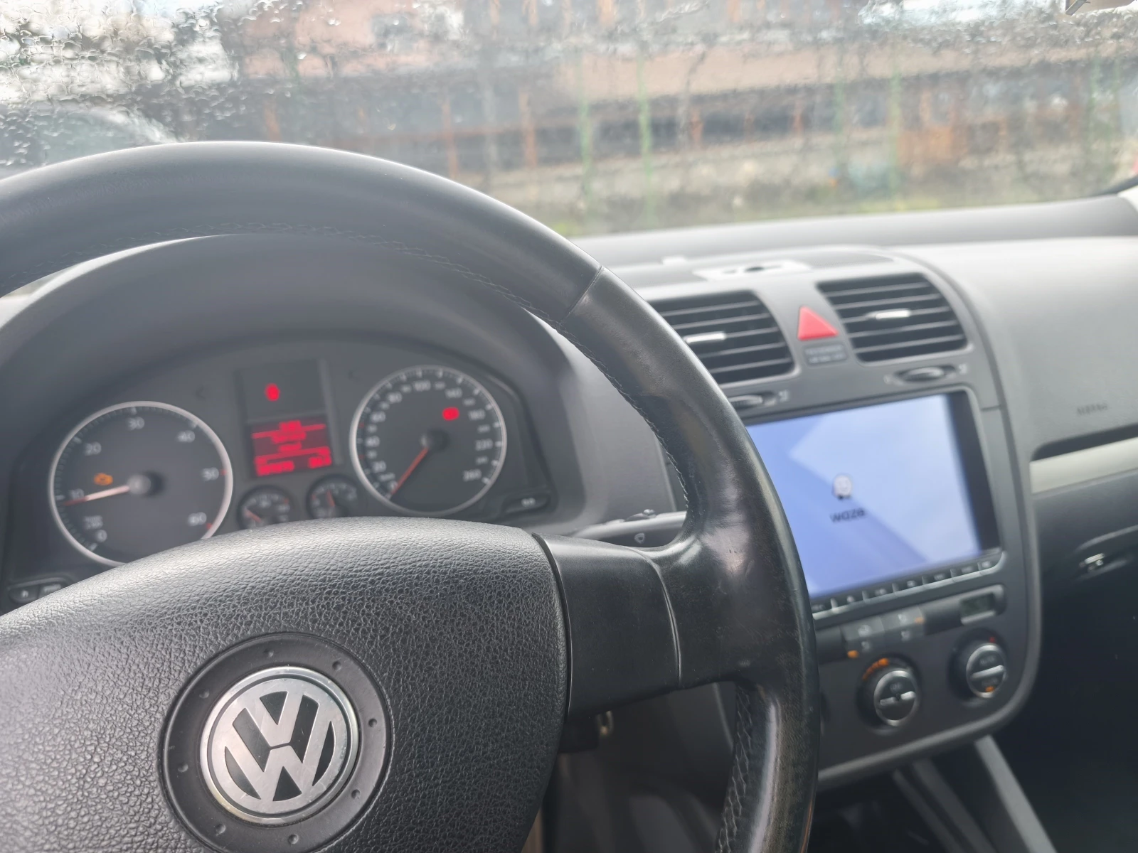 VW Golf V, снимка 9 - Автомобили и джипове - 54235988