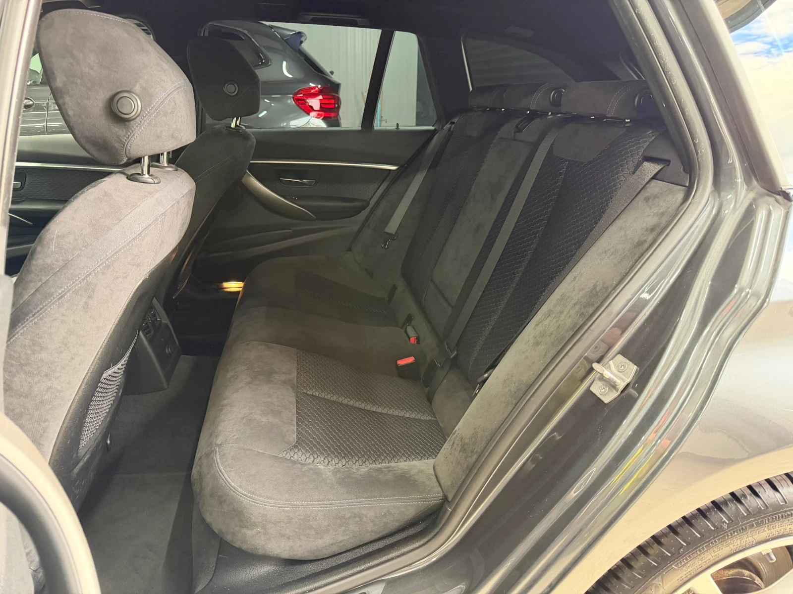 BMW 330 SWISS, снимка 8 - Автомобили и джипове - 54391129