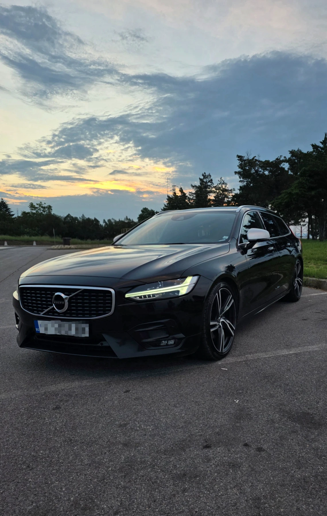 Volvo V90 R-Design, снимка 2 - Автомобили и джипове - 54804709